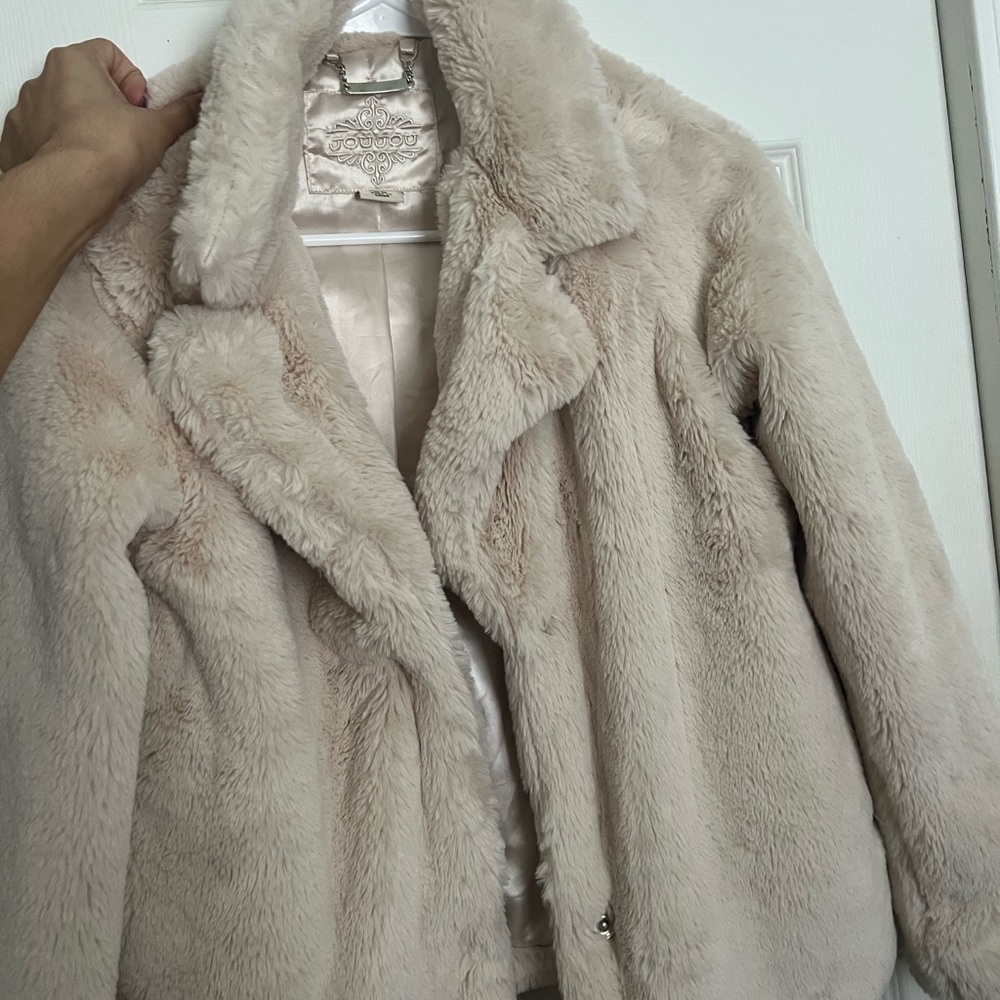 Cream Teddy Jacket with Plush Faux Fur and Wide Lapel